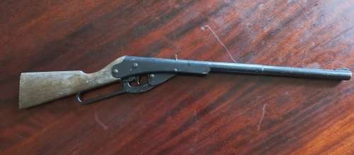 DAISY RIFEL IN VERY GOOD CONDITION