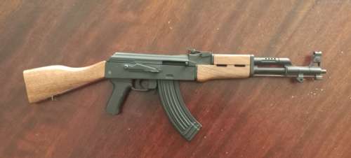 MINATURE IORN RIFEL AK 47 IN CARRY CASE