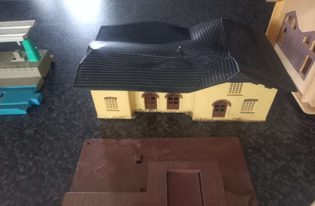 jkob lot little train houses