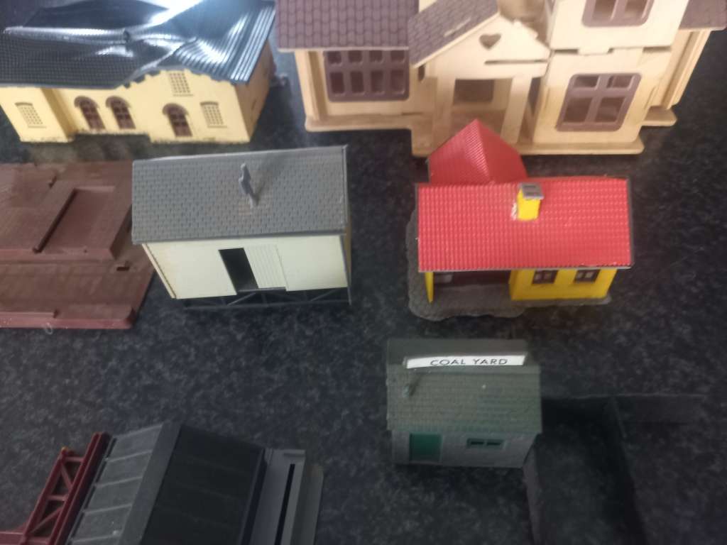 jkob lot little train houses