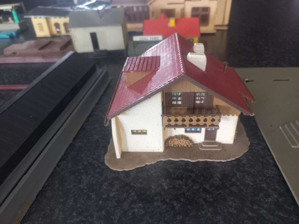 jkob lot little train houses