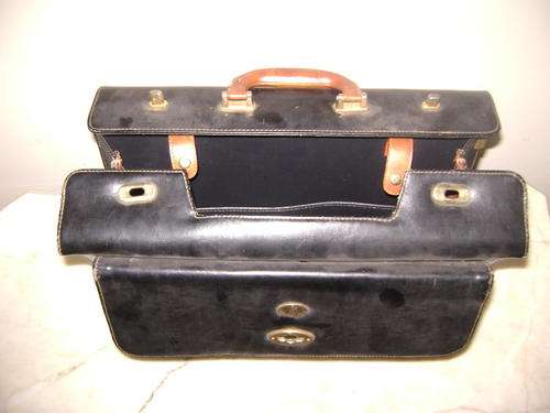 OLD LEATHER BAG MADE IN ITALY - VERY GOOD CONDITION