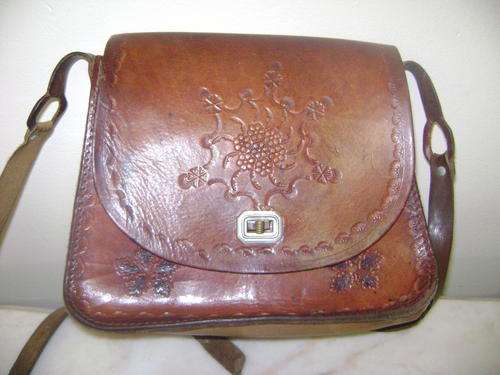 OLD LEATHER WOMANS HANDBAG- VERY GOOD CONDITION