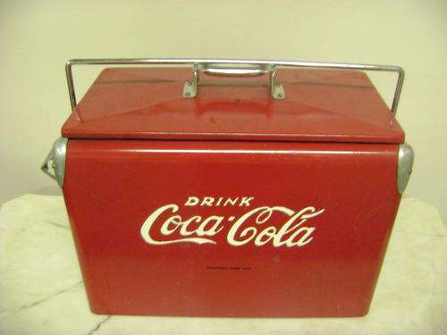 OLD COCA COLA COOLER BOX IN VERY GOOD CONDITION