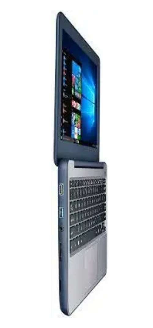 BRAND NEW ASUS VIVOBOOK W202, 4GB RAM,64GB SSD