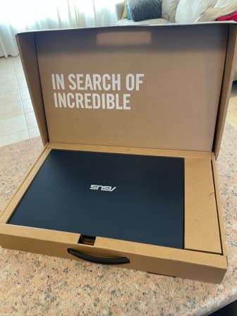 BRAND NEW ASUS VIVOBOOK W202, 4GB RAM,64GB SSD