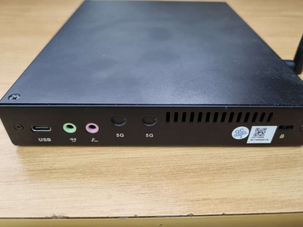 Giada D611 i5, 1TB NVMe, 4GB DDR4, Win 11 Pro Mini PC