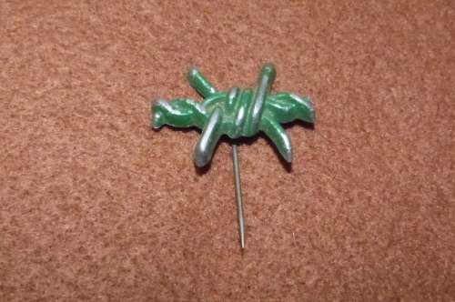 WW2 Koffiefontein POW inmates barbwire pin (original)