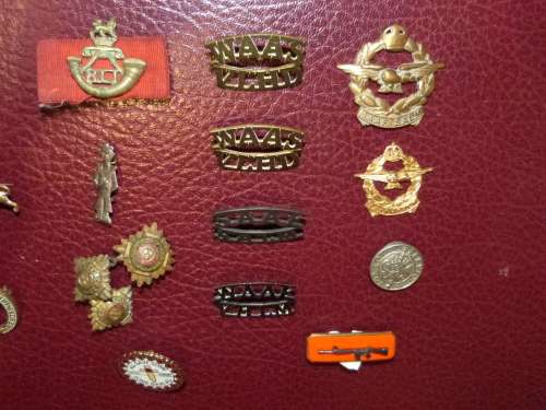 WW2 and army Badge lot