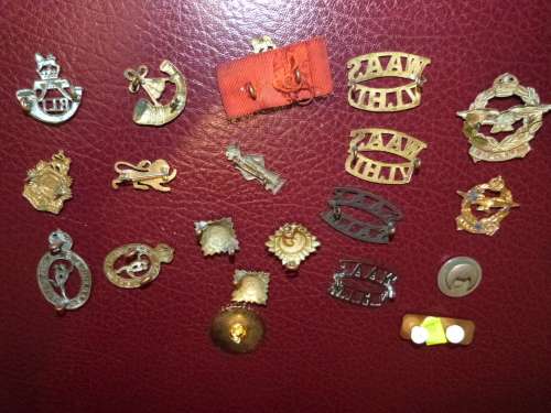 WW2 and army Badge lot