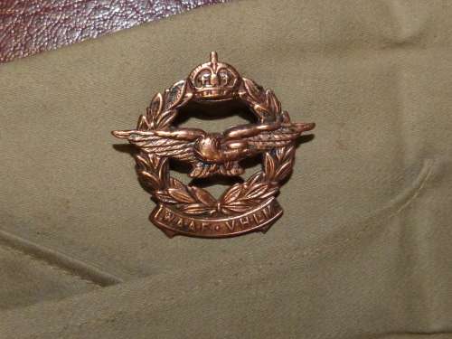 WW2 WAAF Cap bade