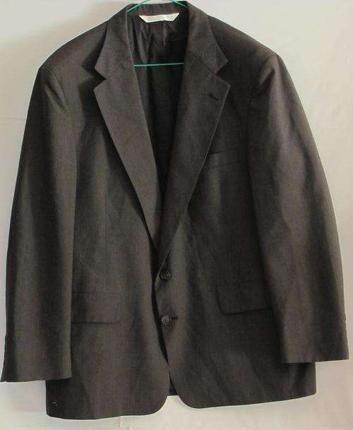 Mens Smart Dark Grey Blazer, Size 42  - Bids Start @ R1!
