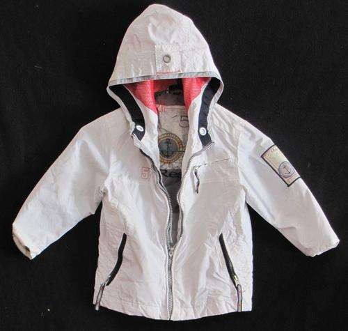 White Anorak, Size 3 to 4 Years - Bids Start @ R1!
