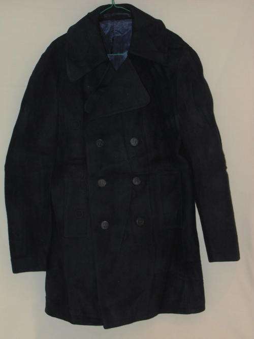 Mens Navy Blue 1/2 Jacket, warm, lined and comfortable, Size 32