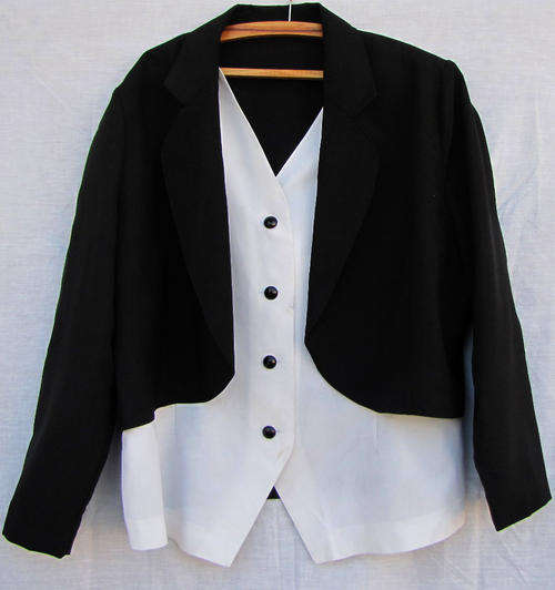 Ladies Lovely Black & White Jacket, Lightweight and Comfortable, SA Size 42/44