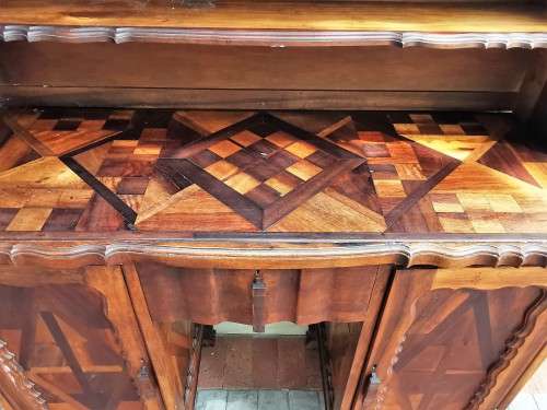 A STUNNING ORIGINAL STINKWOOD AND YELLOW WOOD AFRIKANA WELSH DRESSER