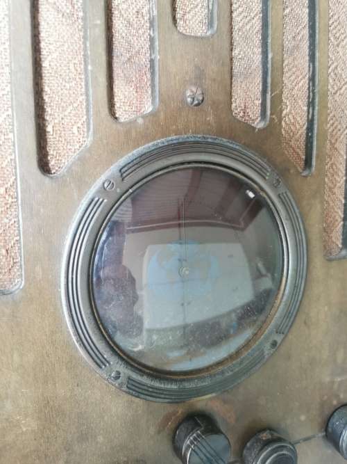 RCA MODEL 128 SHOULDERED TOMBSTONE RADIO  CIRCA 1934