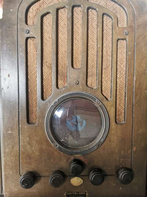 RCA MODEL 128 SHOULDERED TOMBSTONE RADIO  CIRCA 1934
