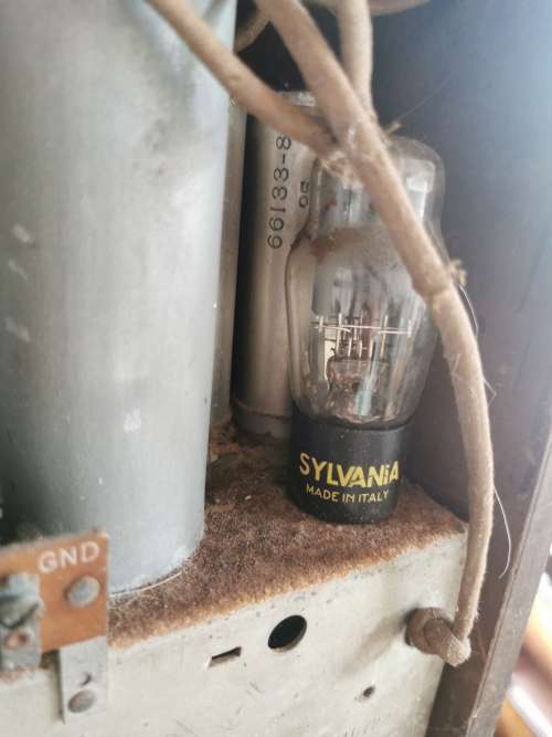 RCA MODEL 128 SHOULDERED TOMBSTONE RADIO  CIRCA 1934