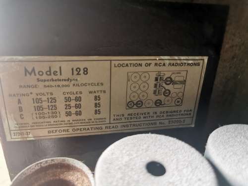 RCA MODEL 128 SHOULDERED TOMBSTONE RADIO  CIRCA 1934