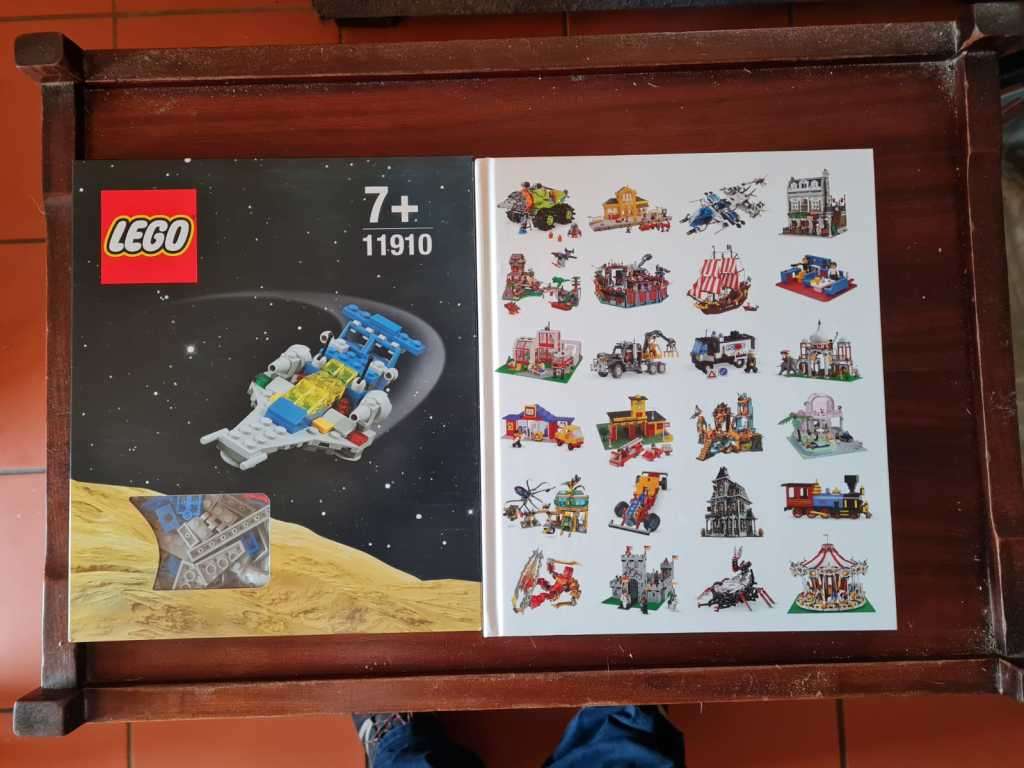 Great LEGO® Sets A Visual History with Exclusive Micro-Scale Space Cruiser (RARE)