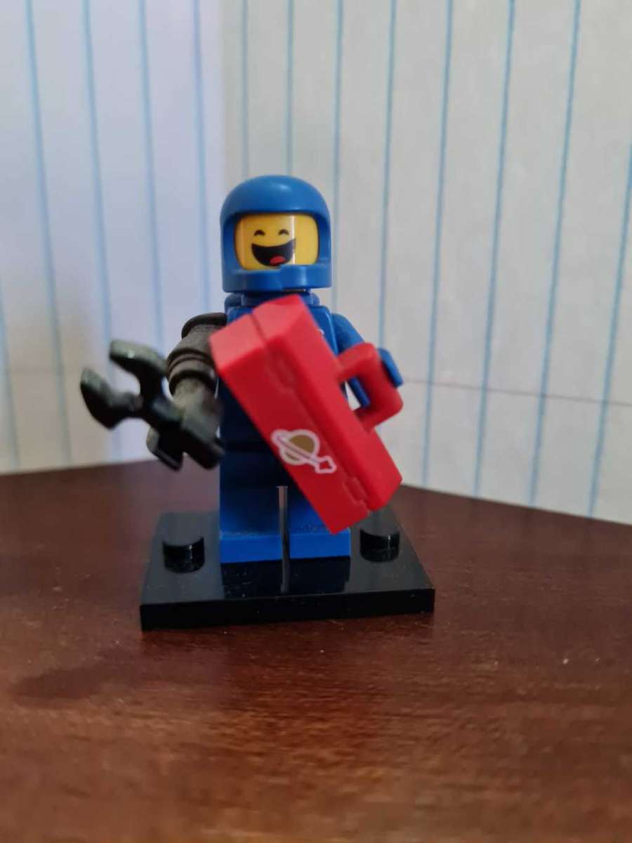 LEGO Collectible Minifigures > The LEGO Movie II Apocalypse Benny (2019)