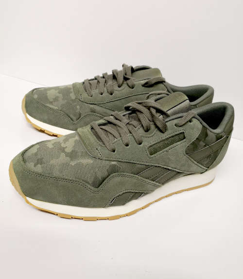 BRAND NEW Reebok CL Nylon SG - SIZE 9UK