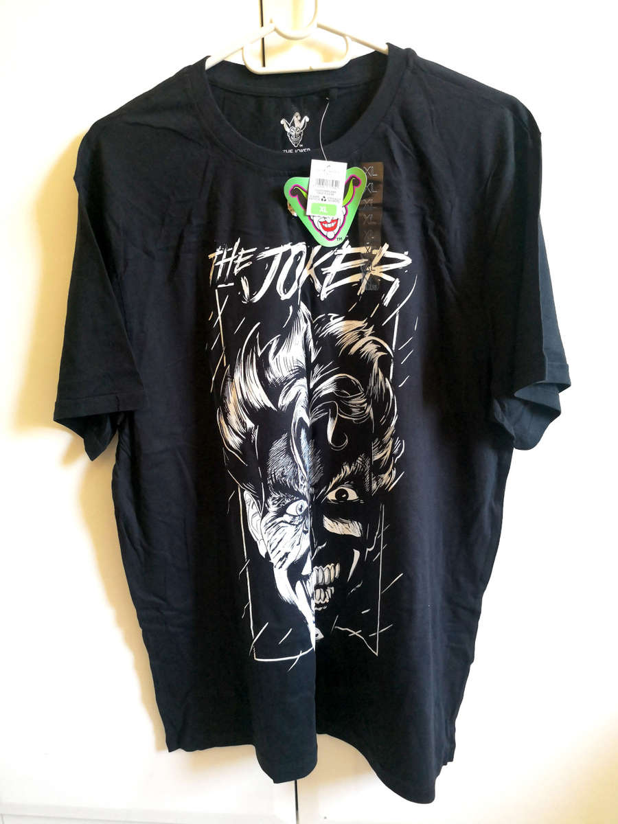 BRAND NEW Men`s THE JOKER Licensed T-Shirt - XL