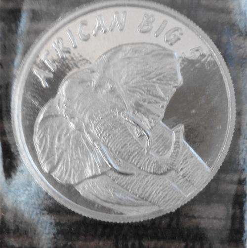 1/2 OZ SILVER COIN WITH ELEPHANT,GOLD REEF MINT!! NOT SILVER PLATED!!