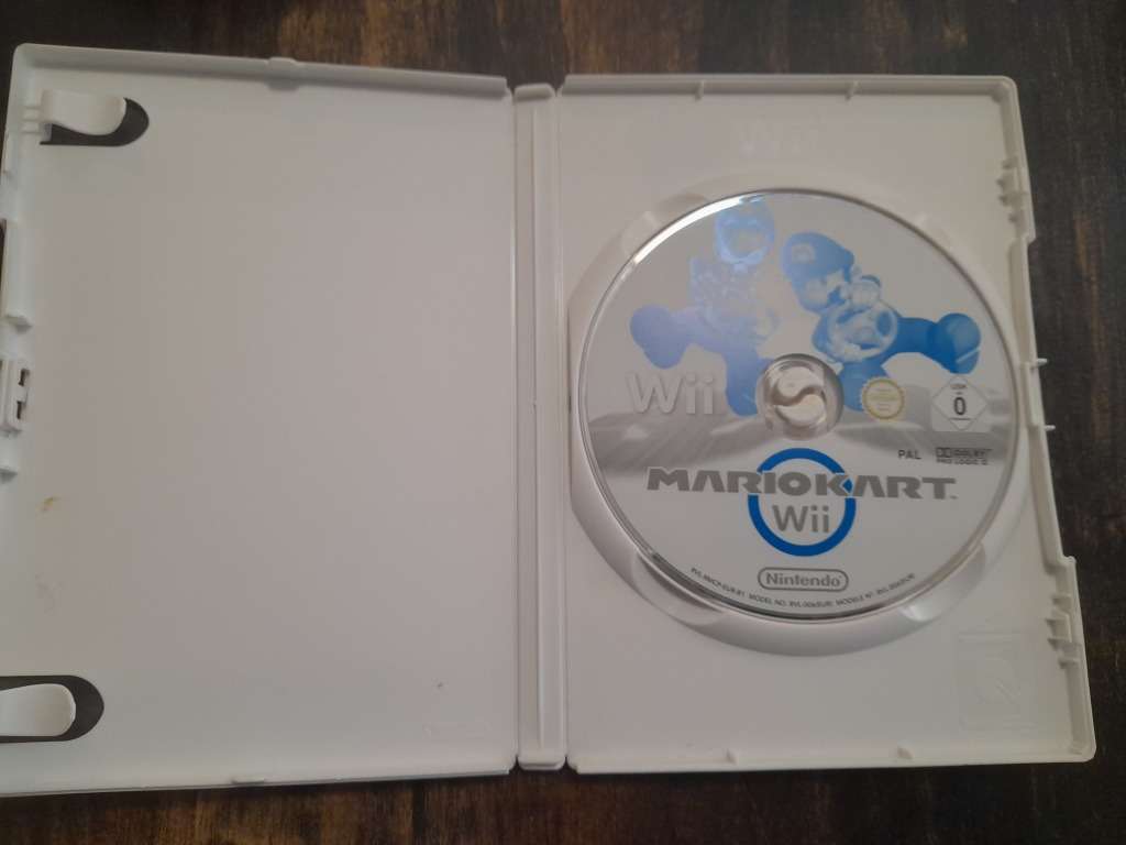 Mario Kart Wii with Steering wheel WII NINTENDO GAME