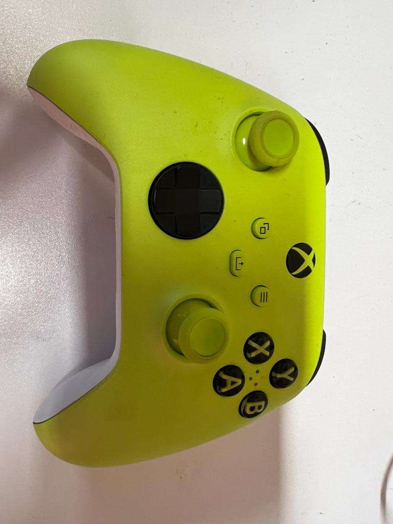 Xbox Series X Console with 4x controlles, bags, game and dust cover