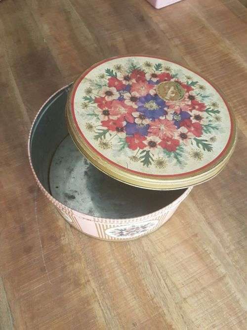 Old Vintage Baker's Tins