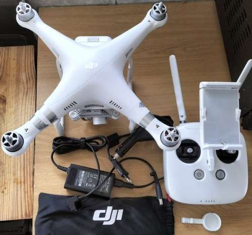 *** DJI Phantom 3 Advanced + Remote Controller + 2 x Batteries + Home and Car Chargers ***
