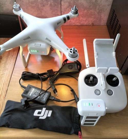 *** DJI Phantom 3 Advanced + Remote Controller + 2 x Batteries + Home and Car Chargers ***