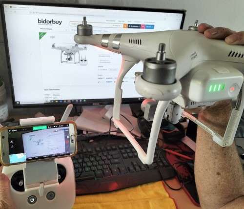 *** DJI Phantom 3 Advanced + Remote Controller + 2 x Batteries + Home and Car Chargers ***