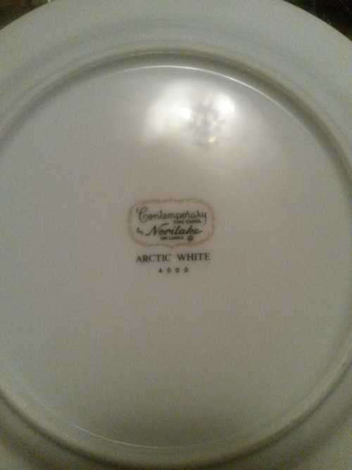 *** Origional RARE NORITAKE Dinner Service | Artic White 46 pcs *** Deceased Estate ***
