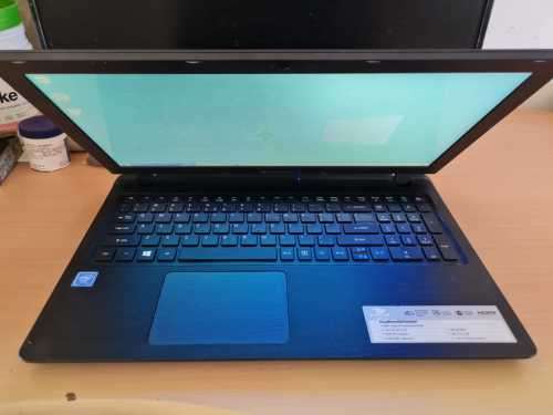 *** AMAZING AS NEW *** Packard Bell