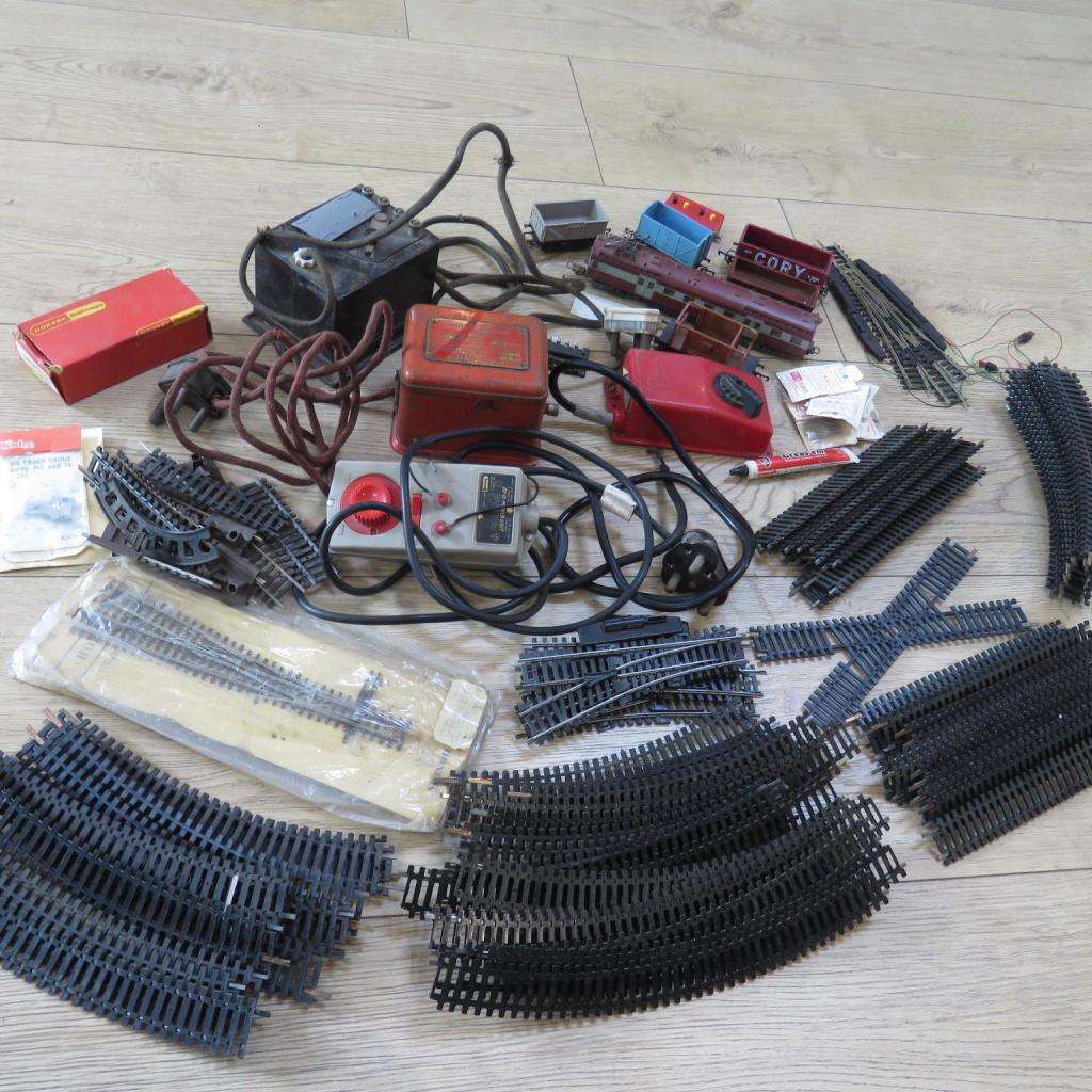 *** Large Lot of Electric Trains | Tracks | Transformers - Lots Of Accessories ***