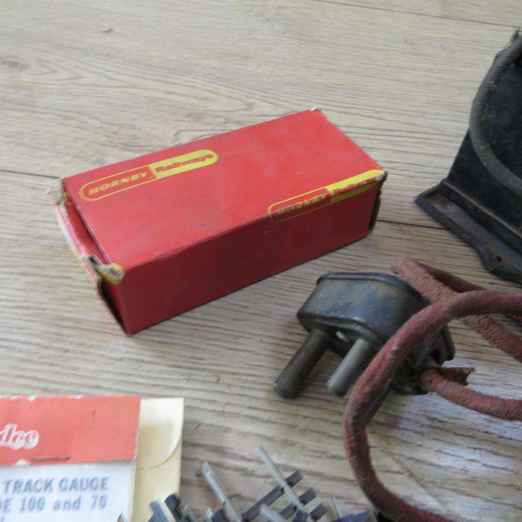 *** Large Lot of Electric Trains | Tracks | Transformers - Lots Of Accessories ***