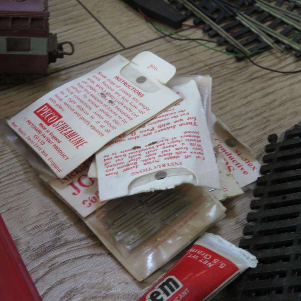 *** Large Lot of Electric Trains | Tracks | Transformers - Lots Of Accessories ***