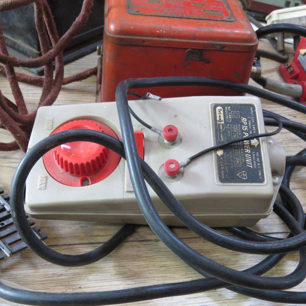 *** Large Lot of Electric Trains | Tracks | Transformers - Lots Of Accessories ***