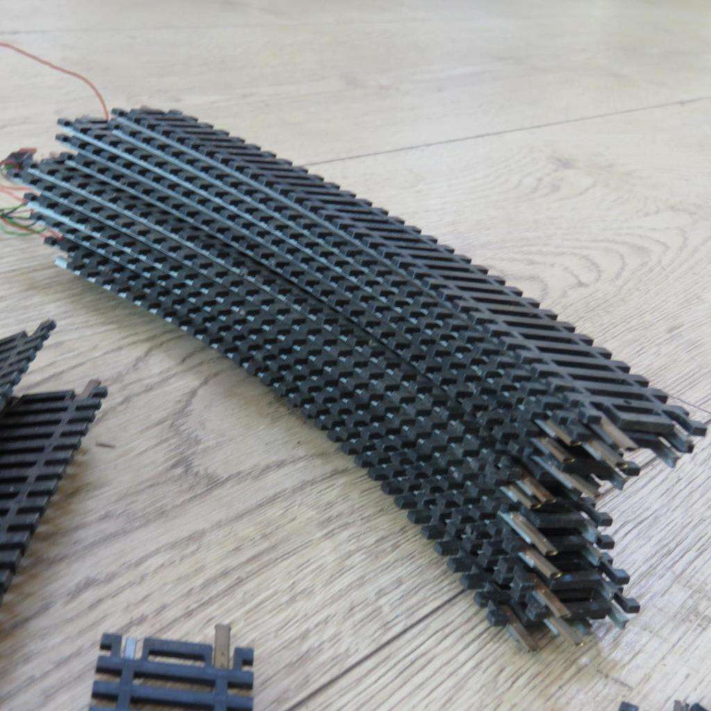 *** Large Lot of Electric Trains | Tracks | Transformers - Lots Of Accessories ***