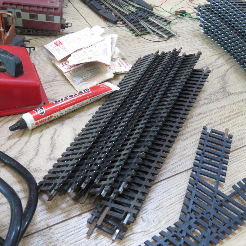 *** Large Lot of Electric Trains | Tracks | Transformers - Lots Of Accessories ***
