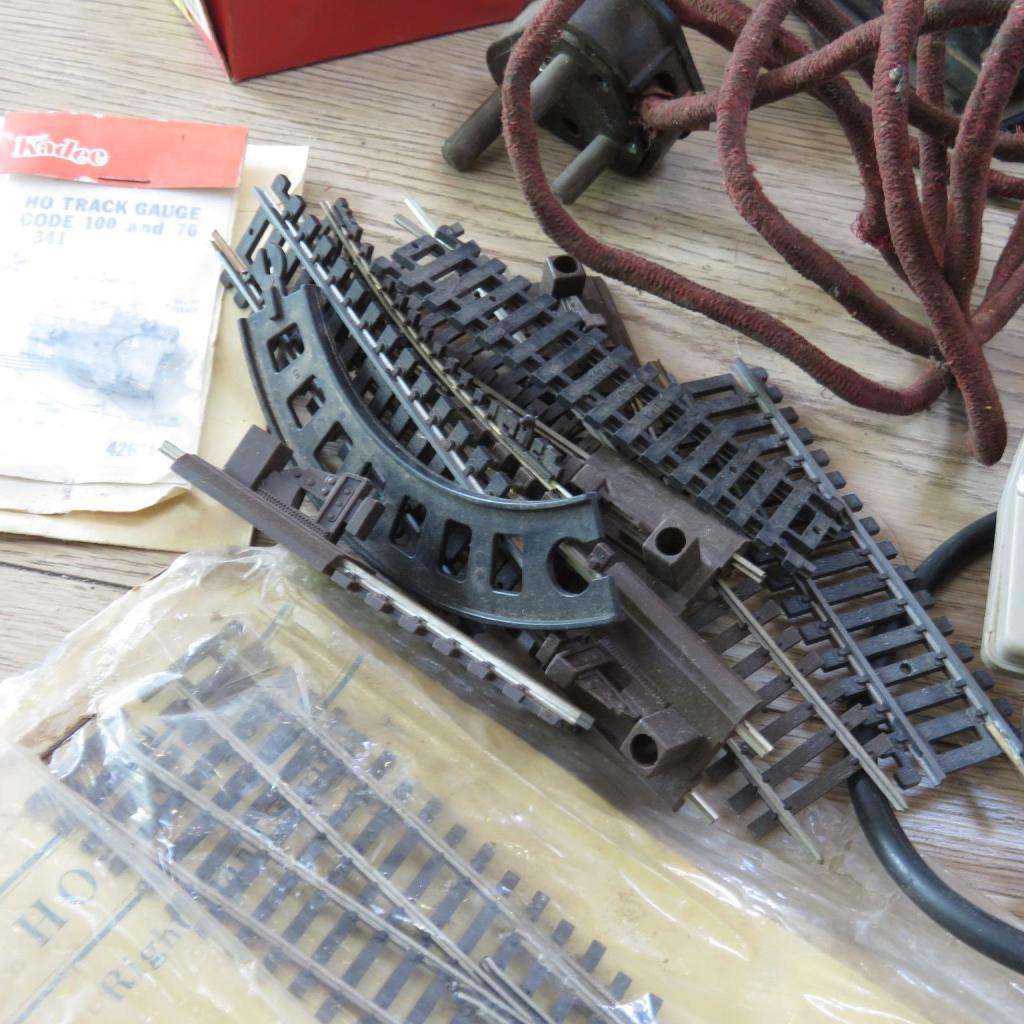 *** Large Lot of Electric Trains | Tracks | Transformers - Lots Of Accessories ***