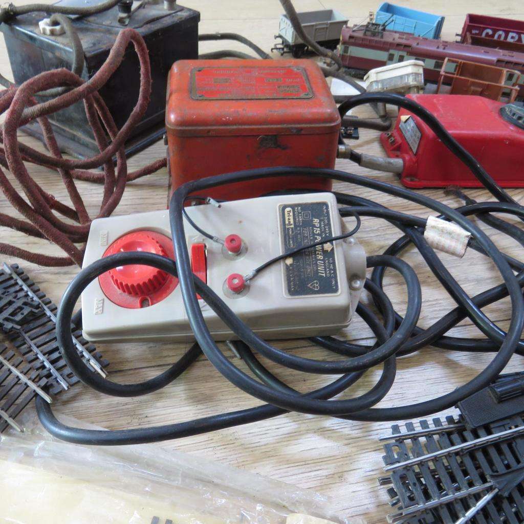 *** Large Lot of Electric Trains | Tracks | Transformers - Lots Of Accessories ***