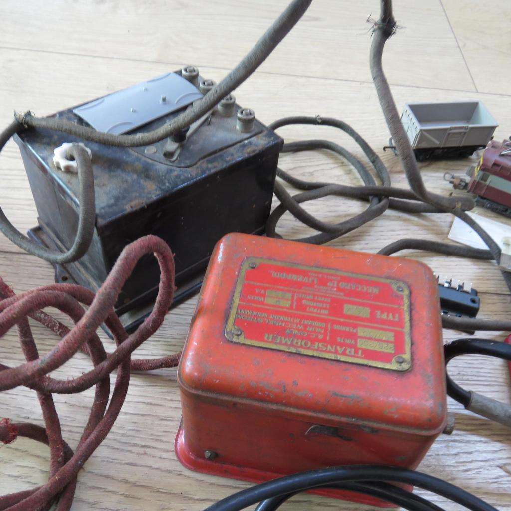 *** Large Lot of Electric Trains | Tracks | Transformers - Lots Of Accessories ***