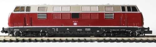BR221 Diesel Locomotive, long haul, 4 axles, analogue, pre-owned, boxed, top condition N1510 Arnold