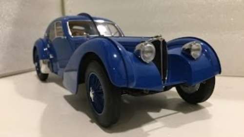 Bugatti Atlantic 1936 blue 1:24 scale pre-owned/unboxed/collector top condition #Ub24-001