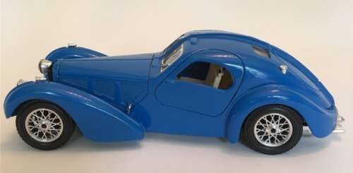 Bugatti Atlantic 1936 blue 1:24 scale pre-owned/unboxed/collector top condition #Ub24-001