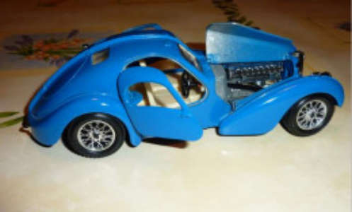Bugatti Atlantic 1936 blue 1:24 scale pre-owned/unboxed/collector top condition #Ub24-001